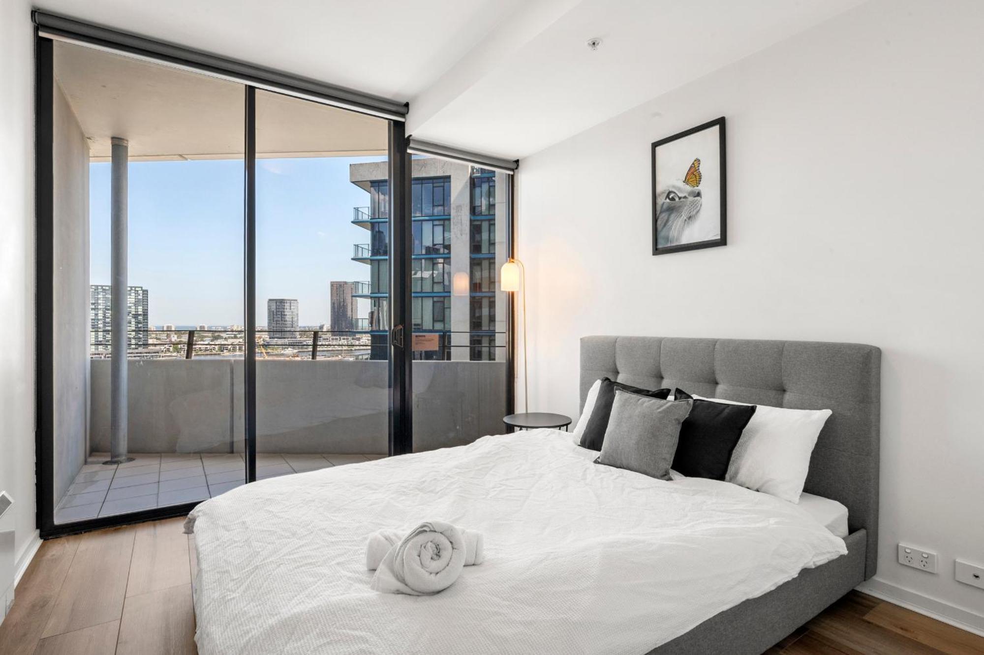 Sea View, Gym & Pool, 2 Bedrooms 2 Bathrooms เมลเบิร์น ภายนอก รูปภาพ